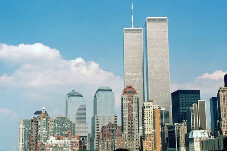 Walmart homenajea a las Torres Gemelas y reciben críticas