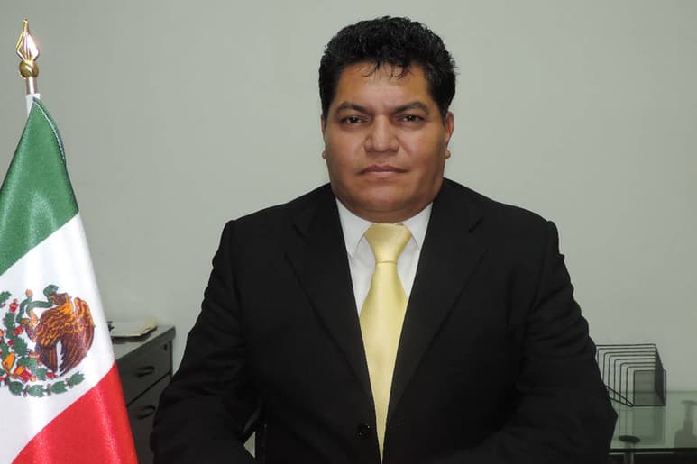 Compromiso. Asume nuevo director del IDEA, la responsabilidad de seguir trabajando por el rezago educativo en el estado. (EL SIGLO DE TORREÓN)