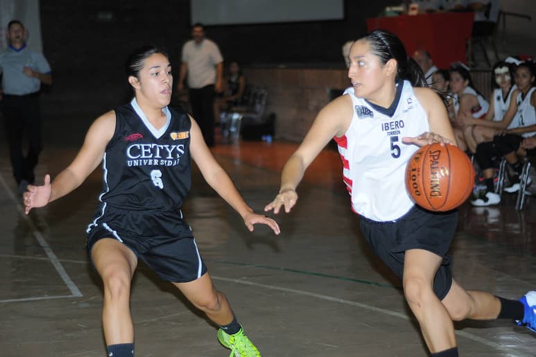 La temporada pasada, las quintetas se vieron las caras dos veces y en ambas ocasiones, las bajacalifornianas salieron con el triunfo. (Archivo)