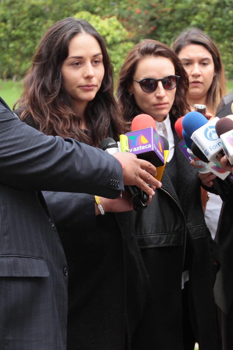 Las hermanas no respondieron preguntas sobre el destino de los restos de su padre. (NOTIMEX)