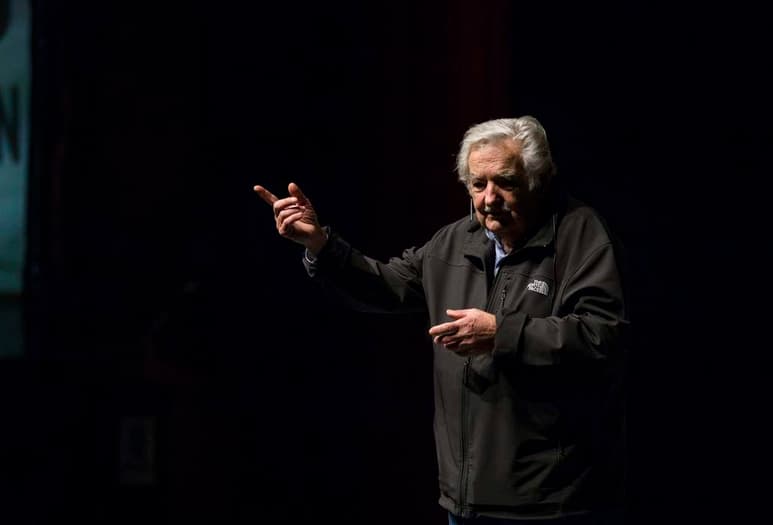 El expresidente uruguayo transmitió su forma de razonar y compartió su visión de vida y las oportunidades que tienen para transformar la comunidad en un mundo mejor. (NOTIMEX)