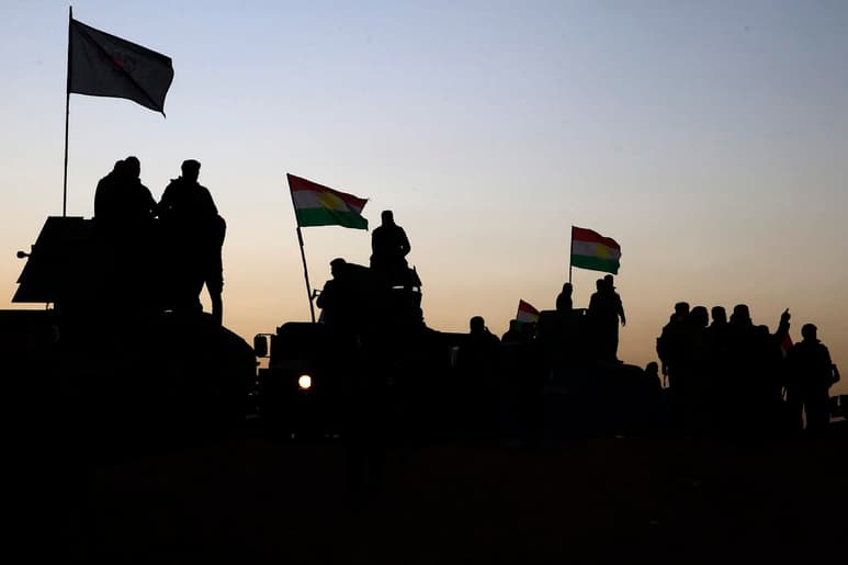 La ofensiva por tierra para liberar Mosul y las zonas y poblaciones de sus alrededores comenzó esta madrugada con la cobertura de aviones de guerra iraquíes y de la coalición internacional liderada por Estados Unidos. (AP)