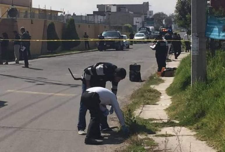 Un juez federal murió este lunes de un impacto de bala a las afueras de un fraccionamiento en el municipio de Metepec, Estado de México. (TWITTER)