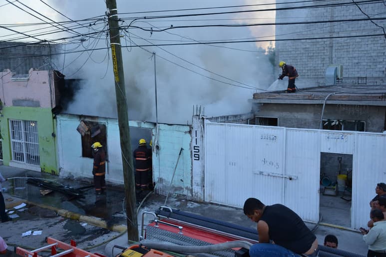 Fuego. Consumió la finca ubicada en la calle Francisco I. Madero entre Álvarez y Artes Gráficas.