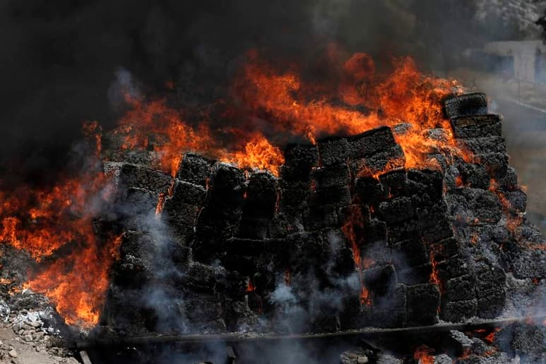 La droga destruida fueron 651.5 kilos de mariguana; 250.1 gramos de cocaína; 2.8 kilos de heroína; 120.9 gramos de metanfetamina y 4.2 kilos de peyote. (ARCHIVO)