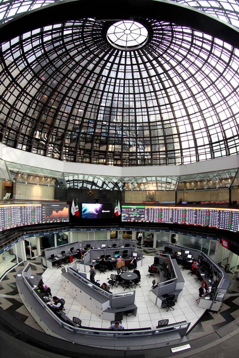 Tendencia. La bolsa mexicana en lo que va del mes terminó con un alza de 2.48 por ciento.