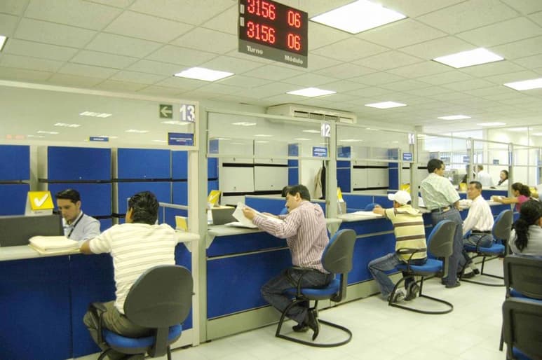 Tendencia. El déficit del sector público mostró un retroceso de 44 por ciento en el trimestre. (ARCHIVO)