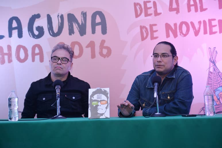 Festival. El guitarrista de Café Tacvba presentó su libro One Hit Wonder en la Plaza Mayor. (ERNESTO RAMÍREZ CAMACHO)