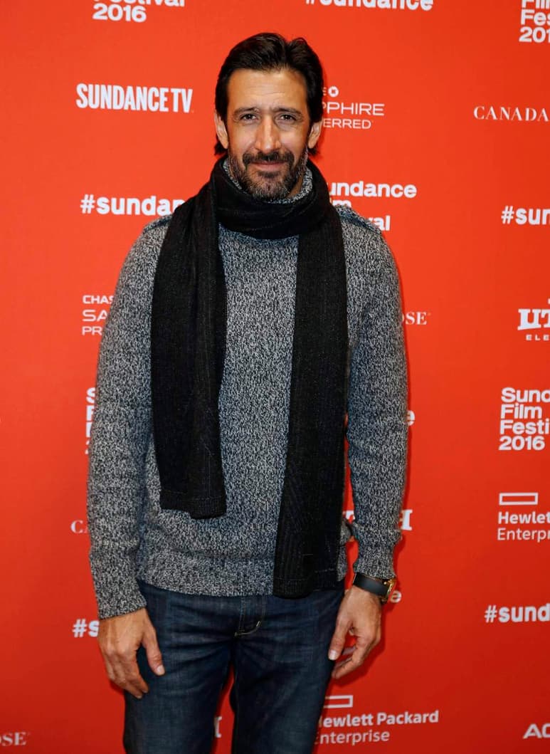 El actor mexicano Jose María Yazpik posa a su llegada a la proyección de la película Mr. Pig en el Festival de Cine Independiente Sundance. (EFE)
