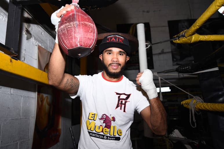 Jairo 'Peligroso' Hernández viajará hoy hacia Los Ángeles, California, donde culminará su preparación de cara al combate. (Jesús Galindo)