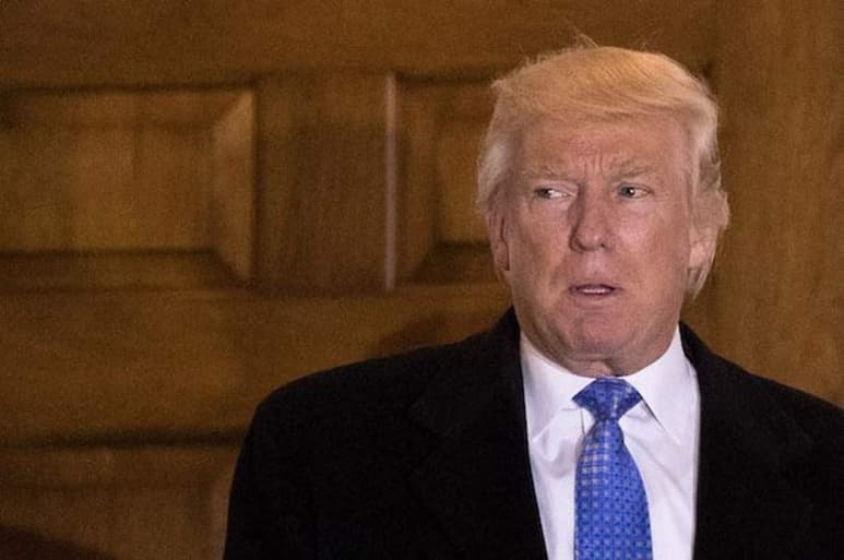 De acuerdo con la declaración fiscal, la Fundación Trump admitió haberse beneficiado con las aportaciones de terceras personas no sólo en 2015, sino en años previos. (ARCHIVO)