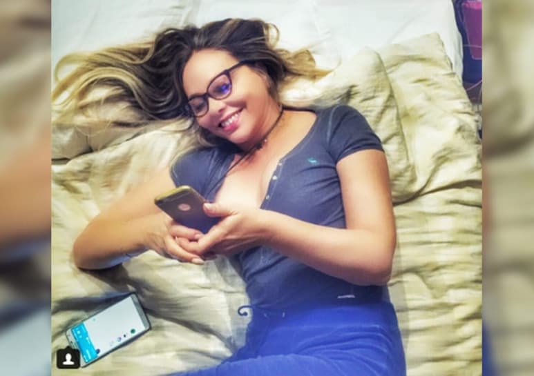 La chica compartió las dos sugerentes fotos en su cuenta de Instagram. (ESPECIAL)