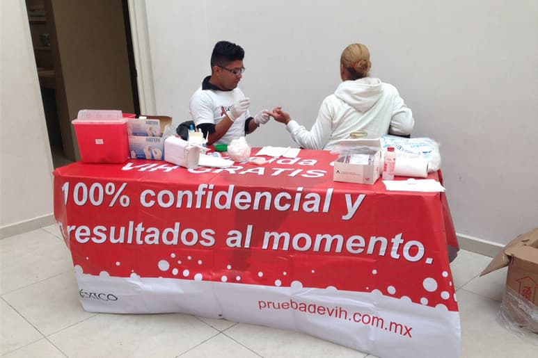 Previenen. Este fin de semana, se realizaron pruebas de VIH/Sida en el Complejo Cultural y Deportivo La Jabonera. (CORTESÍA)