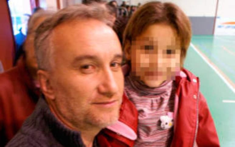 El supuesto padre de la menor, Fernando Blanco, admitió en una entrevista reciente en la televisora Antena 3 que él y su esposa exageraron la gravedad de la enfermedad de su hija para llamar la atención sobre su caso. (ESPECIAL)