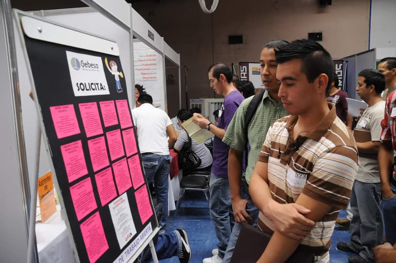 La tasa de desocupación se refiere al porcentaje de la Población Económicamente Activa, que no trabajó siquiera una hora durante la semana de referencia de la encuesta. (ARCHIVO)