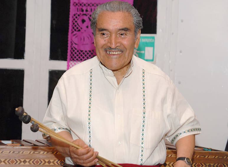 Memoria. En el marco de su sexto aniversario luctuoso se recuerda a Zeferino Nandayapa, quien fuera reconocido con el Premio Nacional de Ciencias y Artes en 1996.