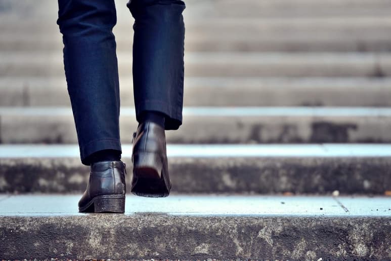 Sube escaleras por si buscas un ascenso en tu trabajo.