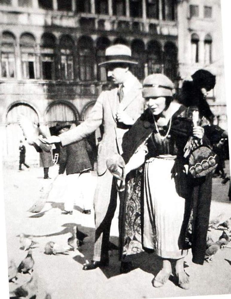 Jaime y Dolores, en Venecia, durante su luna de miel que duró año y medio por Europa. De regreso en México, decidieron residir en la hacienda Las Cruces en Nazas.
