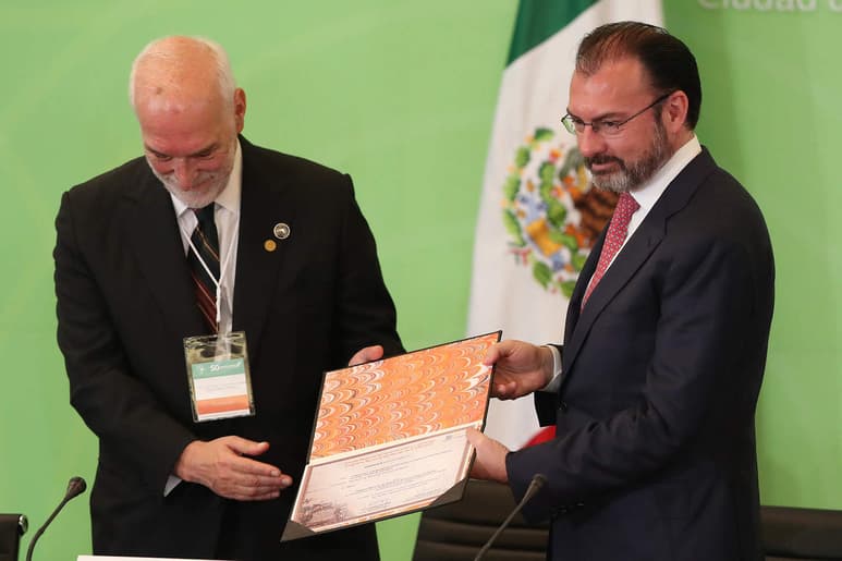 Manifestó que en todas las reuniones bilaterales que ha mantenido hasta ahora en ese evento internacional, el tema del estado en que se encuentran las relaciones entre México y Estados Unidos ha sido de gran interés.