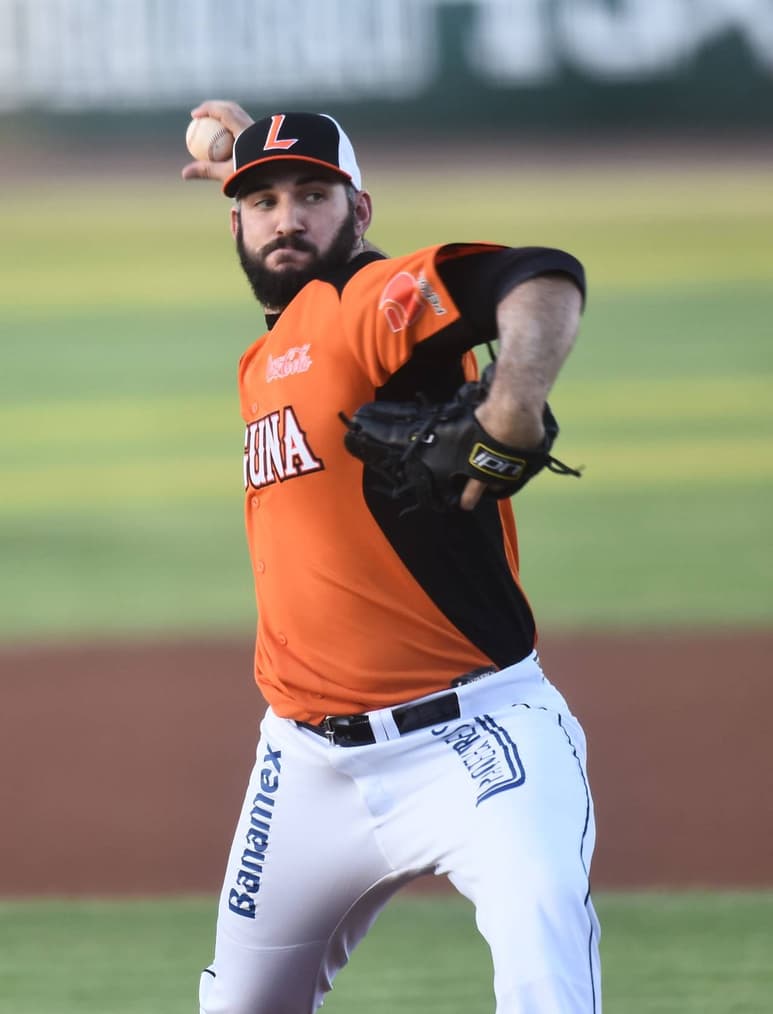 Dustin Crenshaw tuvo una gran campaña con los Vaqueros, con quienes ganó ocho juegos y perdió dos.