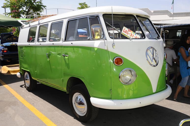 La exposición de los coches estará de 16:00 a las 22:00 horas.