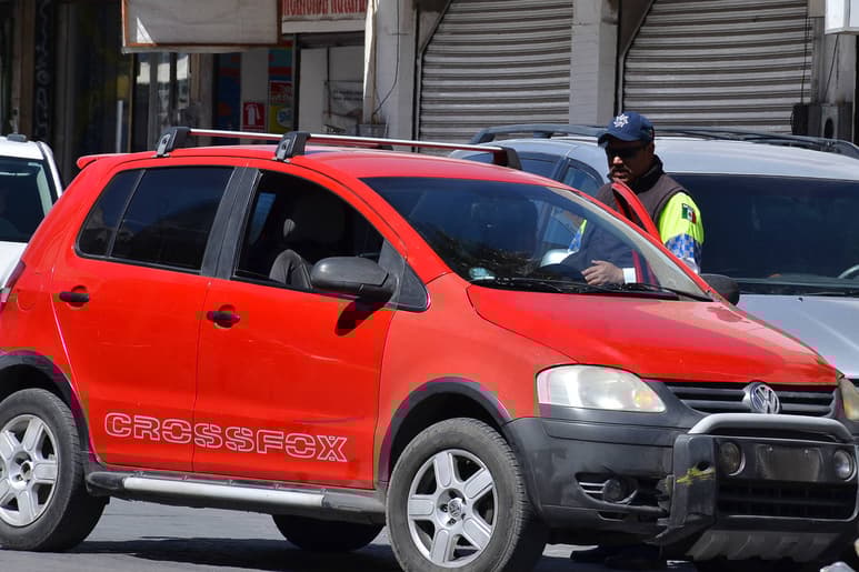 Vialidad. Se han levantado 192 multas en el último mes por llevar menores en sitios inadecuados. (Fernando Compeán)
