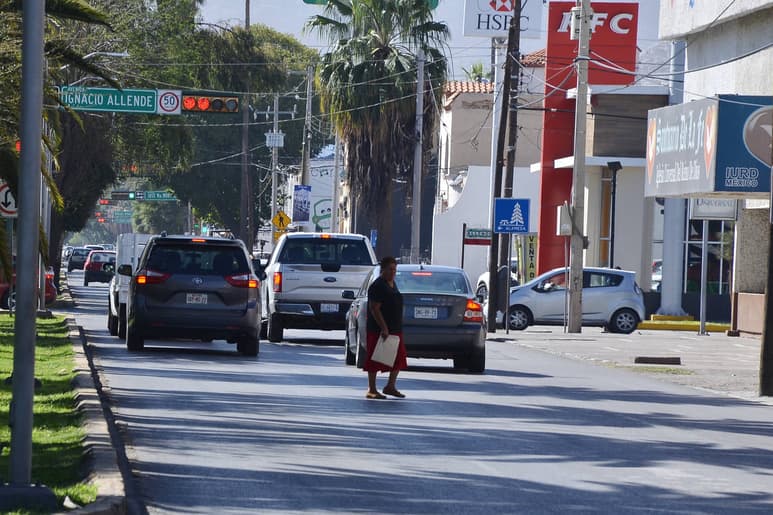 Fines de semana. De jueves a sábado es cuando más personas visitan, tanto el Distrito Colón como el Paseo Morelos. Se calcula que el promedio es de 10 mil cada semana. (EL SIGLO DE TORREÓN)