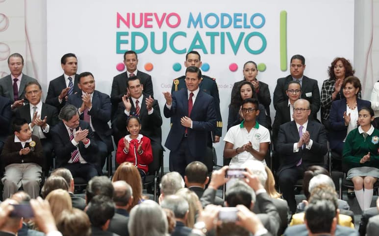 Peña Nieto y Aurelio Nuño presentaron ayer el Nuevo Modelo Educativo. (EL UNIVERSAL)