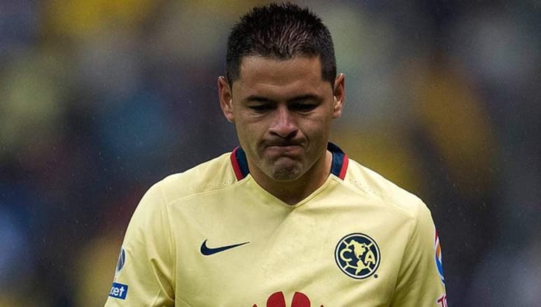 Al final del partido de octavos de final de la Copa MX entre Xolos y América, Aguilar le propinó un golpe con la cabeza al árbitro central, Fernando Hernández.
