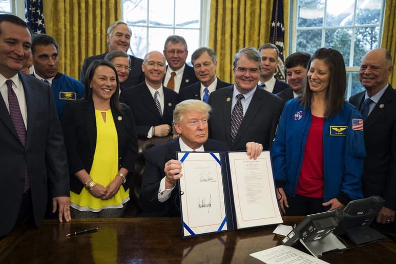 La nueva ley autoriza un presupuesto de 19.500 millones de dólares a la NASA para el año fiscal que comenzó el 1 de octubre. (EFE)