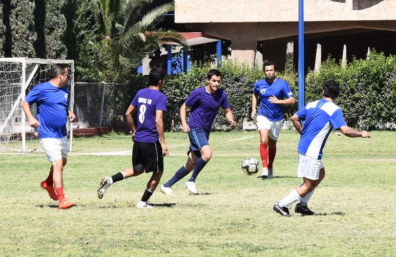 Quienes salieron victoriosos de su compromiso y por gran margen, fue el Atlético Francés, quien derrotó 4-0 a los Discípulos de Rosy.