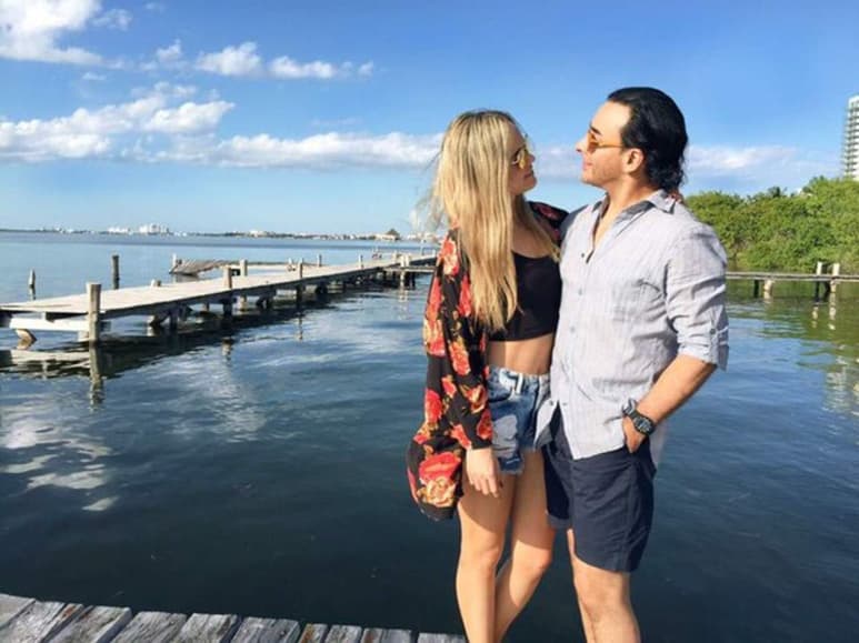 La pareja del comediante es originaria de Puebla y se dedica a la producción y la publicidad