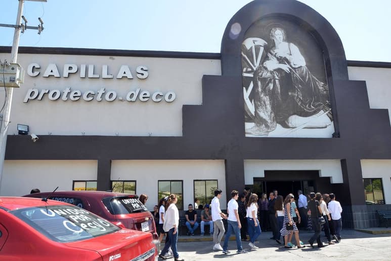El adiós. La maestra Cecilia Solís dejó una huella honda entre familiares, amigos, compañeros y alumnos.