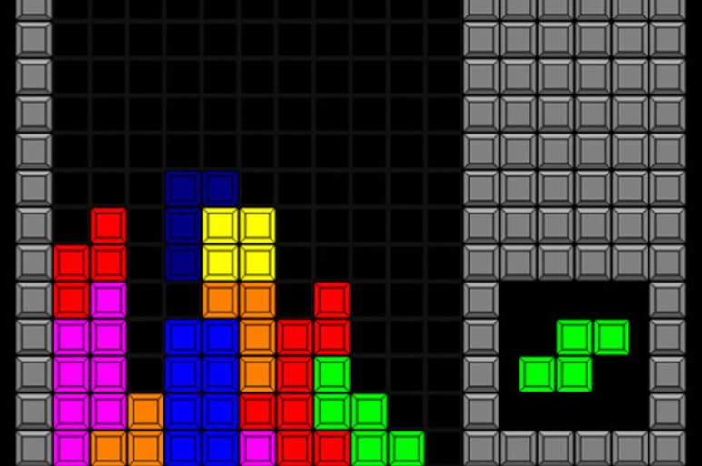El juego es sencillo, su objetivo es ir encajando piezas de diferentes formas y tamaños, que caen desde la parte superior de la pantalla, hasta conseguir completar un muro sin dejar huecos. (ESPECIAL)