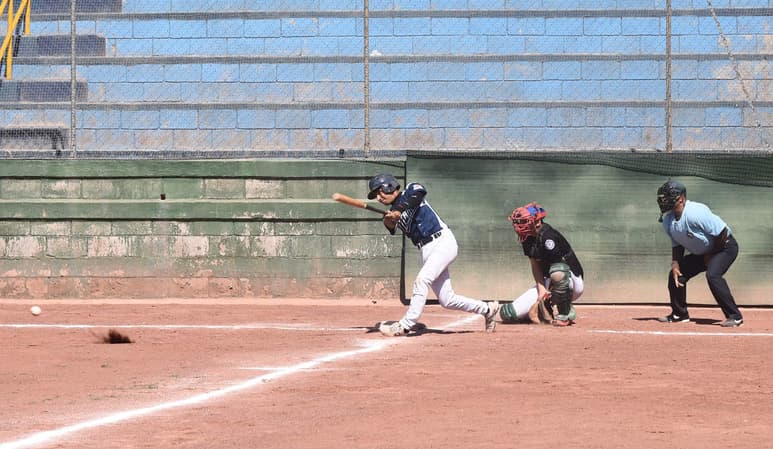 El empate llegaría en la cuarta entrada, tras bases por bolas a Francisco Chacón y Cuauhtémoc Correa. (EL SIGLO DE TORREÓN)