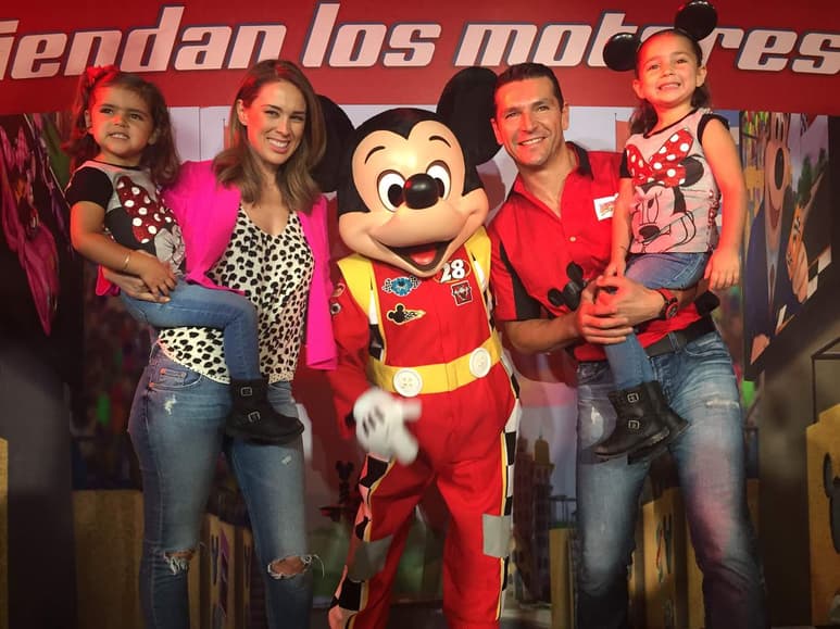 Al evento celebrado en la Ciudad de México asistieron varias celebridades con sus hijos como Jacqueline Bracamontes, Ericka Buenfil, Claudia Lizaldi, Julio Camejo y Andrea Torre. 