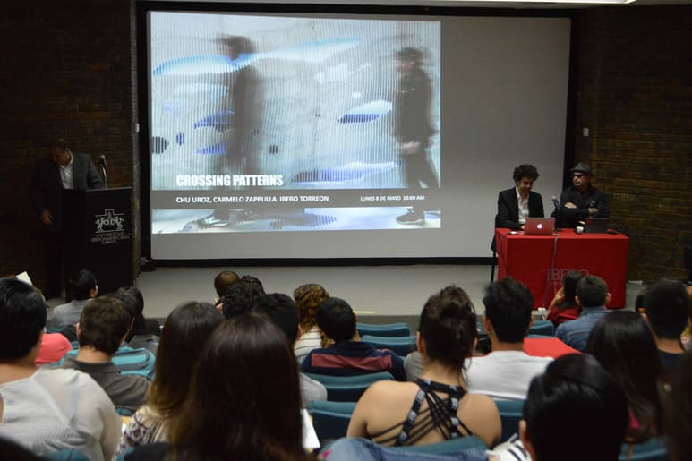 Acuden. Entre los asistentes al taller de diseño interior de Ibero Torreón estuvieron alumnos, maestros y artistas locales. (ROBERTO ITURRIAGA)