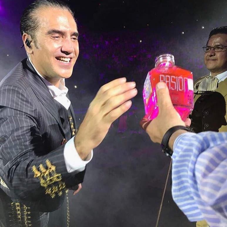 El Tequila Pasión era patrocinador de la Feria de Puebla, en cuyo Palenque se presentó “El Potrillo”. (INSTAGRAM)
