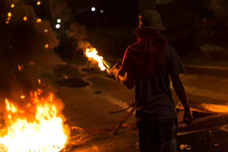 Subió a 42 el número de fallecidos registrados en los 46 días de protestas antigubernamentales, de acuerdo a los reportes de la Fiscalía y las autoridades. (ARCHIVO)
