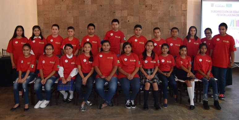 Los alumnos presentaran el examen que se divide en varias etapas a fin de seleccionar a los 24 mejores para que en el mes de julio visiten, en Los Pinos, al presidente de la república. (EL SIGLO DE TORREÓN)