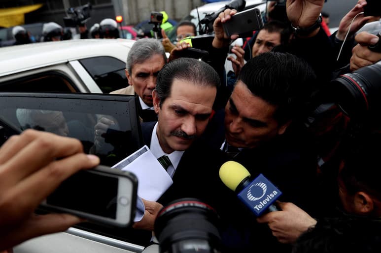 Guillermo Padrés -actualmente preso-, también es investigado en la PGR por vínculos con el narco. (ARCHIVO)