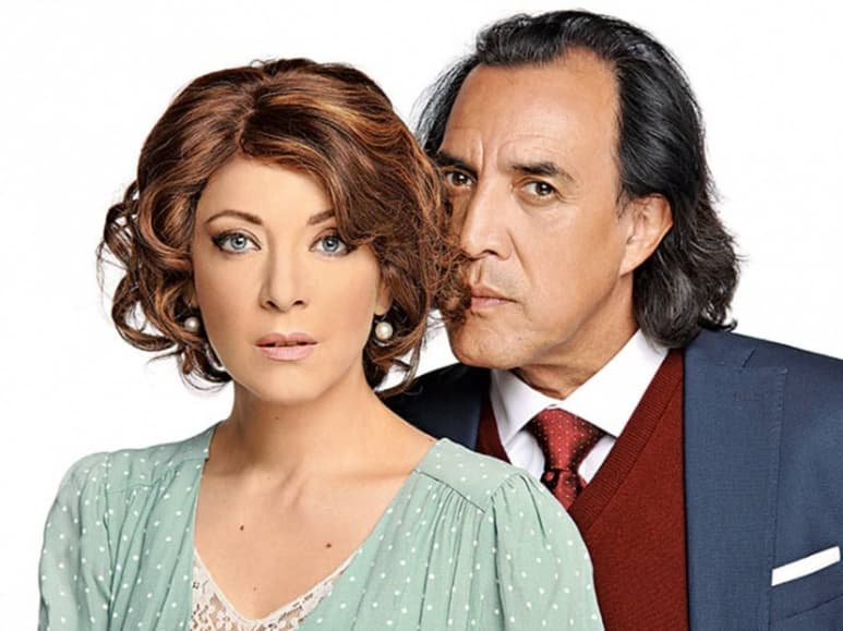 A trabajar. La actriz Edith González protagoniza la obra de teatro Un día particular, al lado de su colega Luis Felipe Tovar. (ARCHIVO)