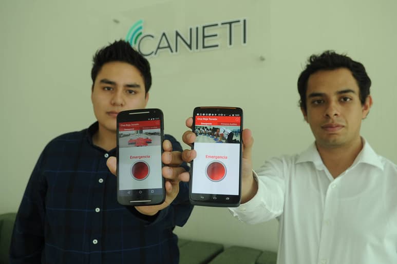 Una solicitud. Luis Antonio Gutiérrez y David Cabrera fueron los desarolladores del app con el apoyo de la Canieti.