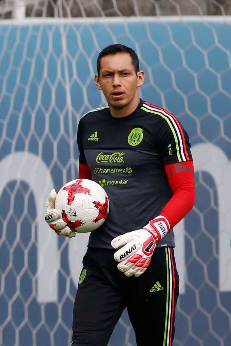 La Selección Mexicana enfrentará hoy a Ghana en el NGR Stadium, partido amistoso antes de la Copa Oro. En la imagen, el arquero Rodolfo Cota. México B enfrenta a Ghana en amistoso