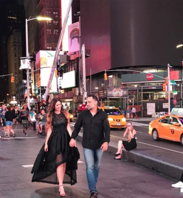 La actriz mantiene una relación con el australiano George Seely. (INSTAGRAM)