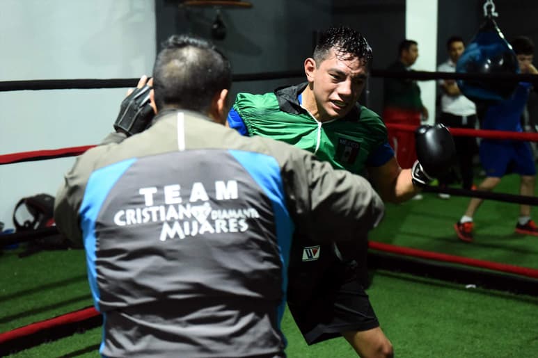 La cartelera la encabeza el boxeador lagunero Cristian Mijares. 
