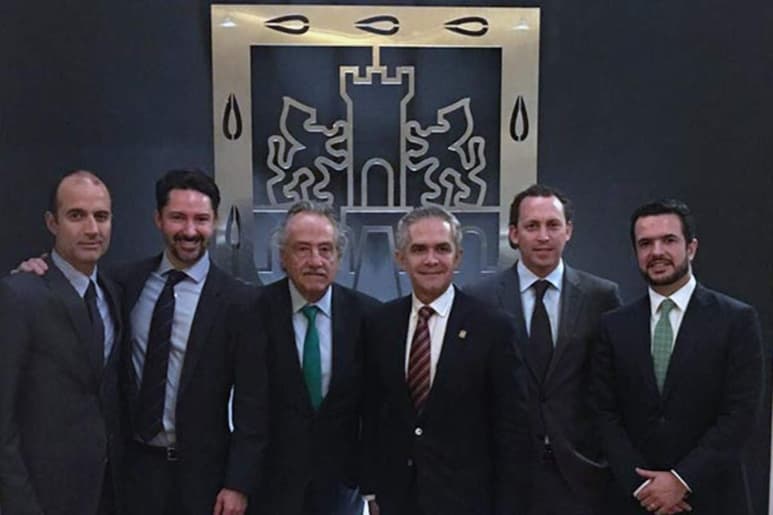 México, Estados Unidos y Canadá declararon el pasado 10 de abril en la Ciudad de Nueva York, su intención de presentar una candidatura conjunta para ser sedes de la Copa Mundial de la FIFA 2026.