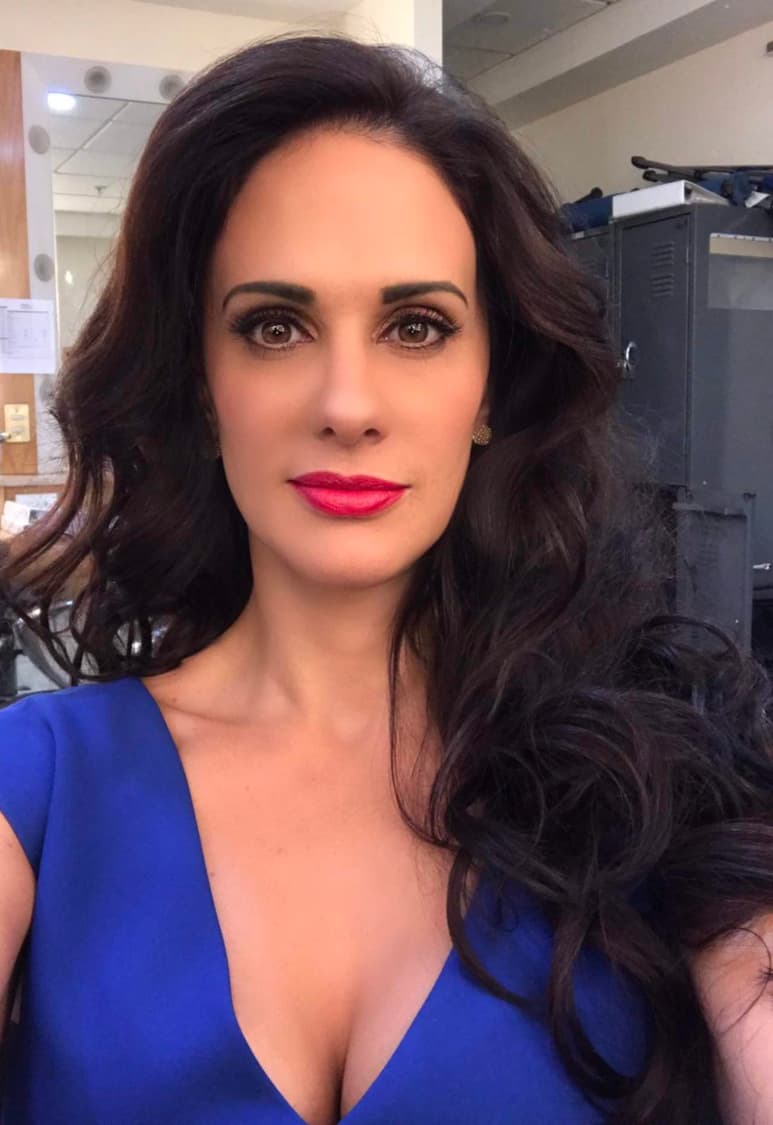 En entrevista, confesó que se siente un poco “rara” de cambiar de televisora, pero aclaró que la recibieron con los brazos abiertos en la empresa de San Ángel, por lo que está agradecida. (TWITTER)