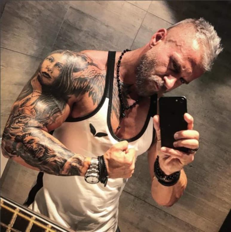 Pawel Ladziak ha causado sensación por sus músculos y canas. (INSTAGRAM)