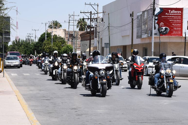 Movilización. Motociclistas lanzan una campaña llamada 'Conciencia sobre ruedas' tras una serie de accidentes ocurridos. (JESÚS GALINDO)